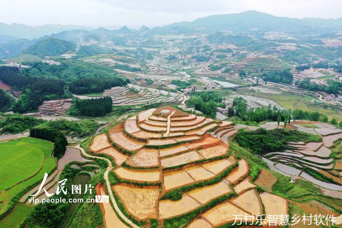 改善农村人居环境建设美丽宜居乡村