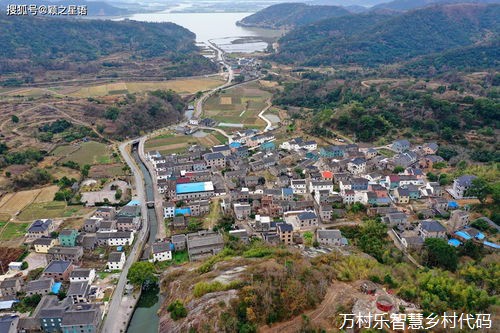 横州市：探索平安建设“四治融合” 写好乡村善治文章